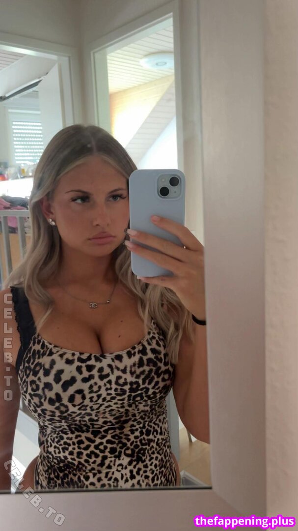 02.queenice / 18queenjce Foto OnlyFans Nua #40