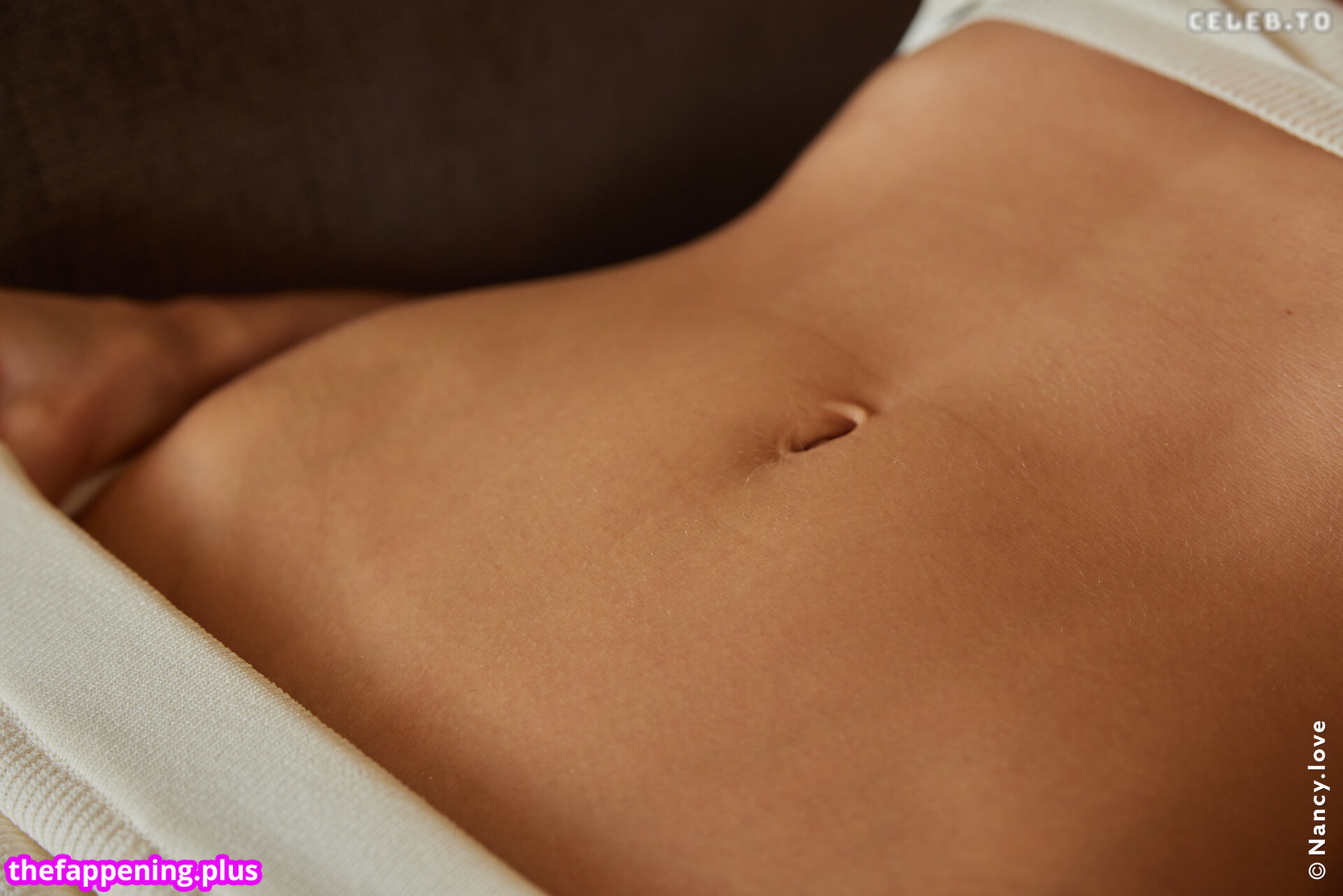 191107 Fotografie OnlyFans Dezbrăcată #9