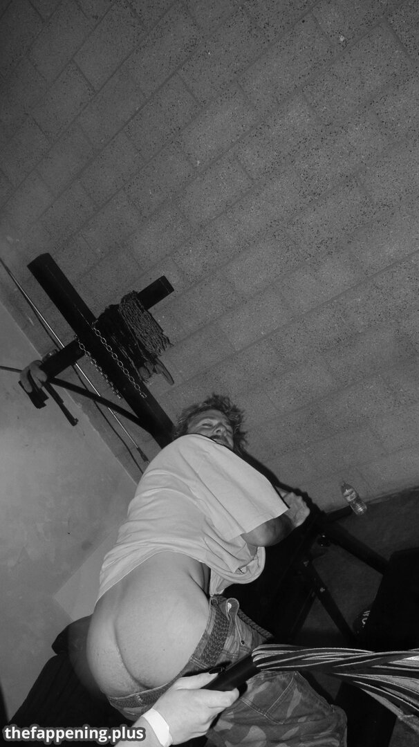 99WAREH0USE / 99WareHouse / cw / favicon.ico / https: Naken OnlyFans Foto #16