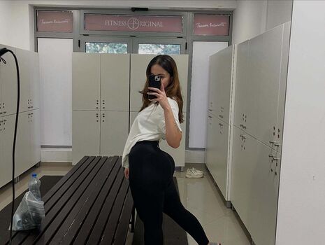 1itsmenazli