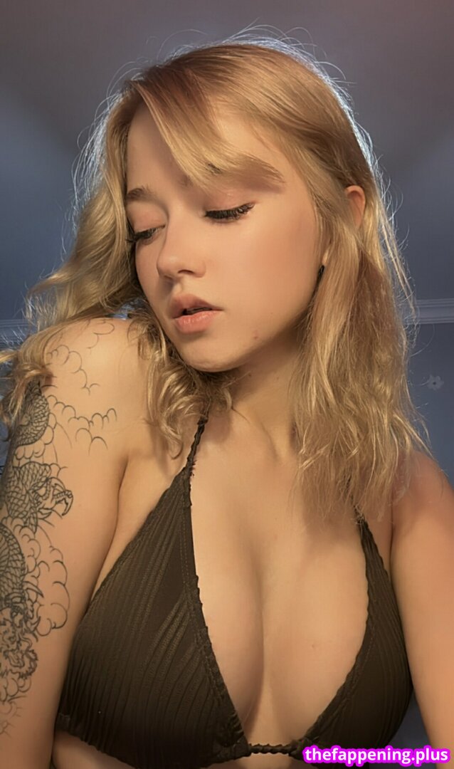 aa12_k / aa12k / elizk.aa12k Nahá OnlyFans fotografie #3
