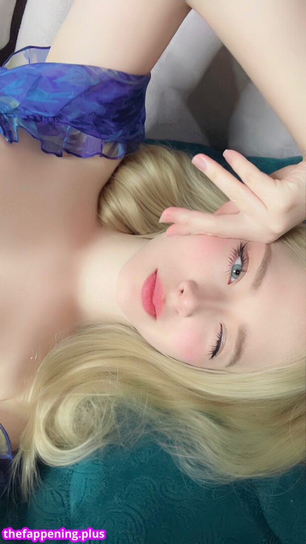 Aanarih... Loira Surreal / aanarih / https: नग्न OnlyFans फोटो #4