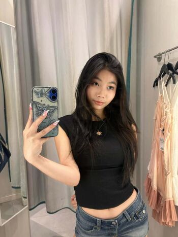 Leaked Aaomhelloo page private photo viral onlyfans