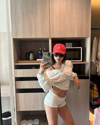 Leaked Aaomhelloo page private photo viral onlyfans