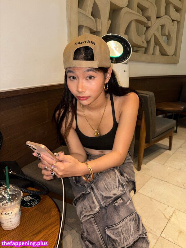 Saipetch B. / aaomhelloo Foto OnlyFans Nuda #397