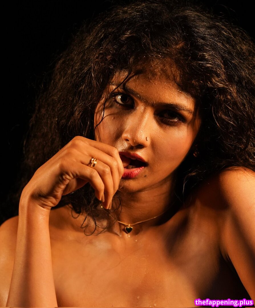 Aaradhya Devi Çıplak OnlyFans Fotoğrafı #7