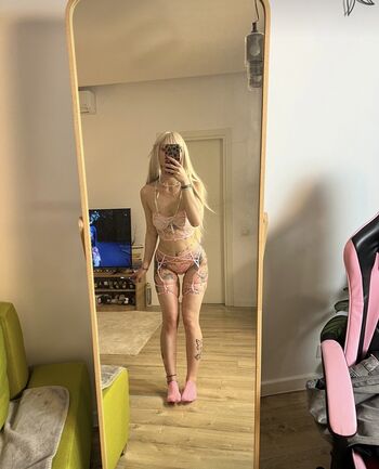 Leaked Adelinam private photo viral onlyfans