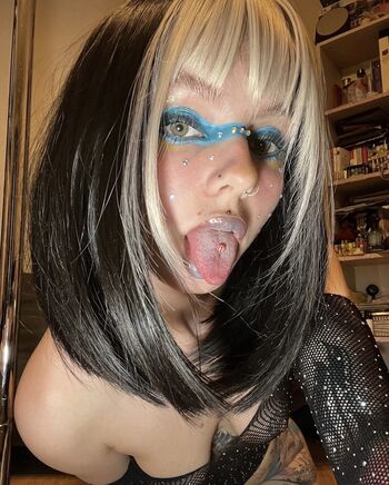 Leaked Adelinam private photo viral onlyfans