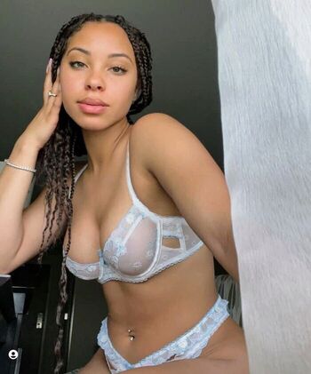 adri_nicolee