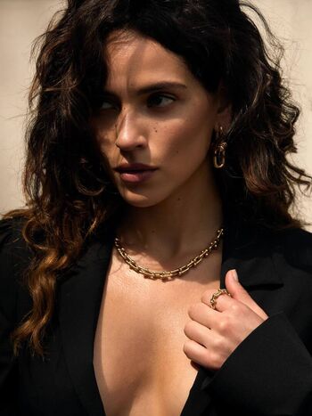 Adria Arjona