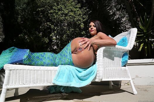 Adriana Chechik