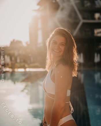 adrianahunzinger