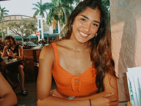 Adrianna Mier