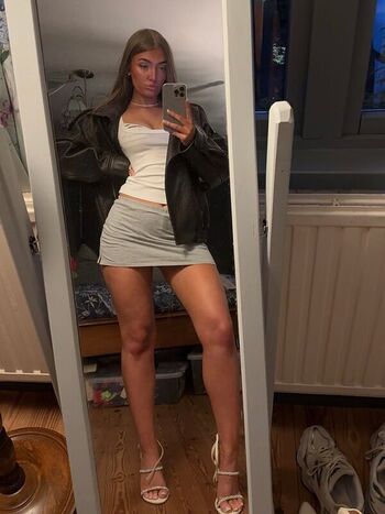 Leaked Aechisholm private photo viral onlyfans