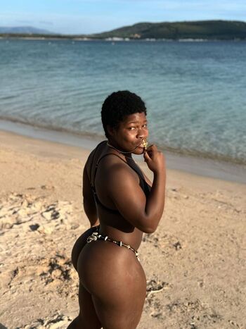 Leaked African booty meat private photo viral onlyfans