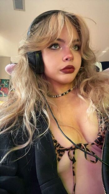 Leaked Aiiygatorz private photo viral onlyfans