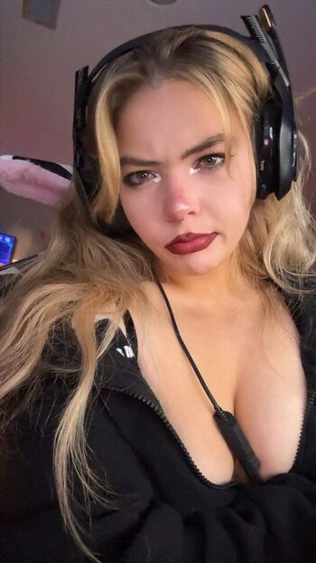 Leaked Aiiygatorz private photo viral onlyfans
