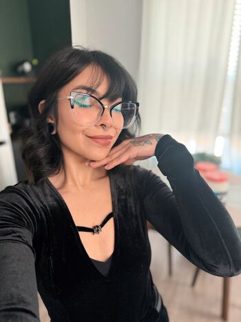 AileenSenpaiReacts