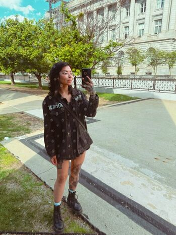 Leaked Aileensenpaireacts private photo viral onlyfans