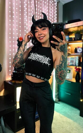 Leaked Aileensenpaireacts private photo viral onlyfans