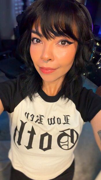 Leaked Aileensenpaireacts private photo viral onlyfans
