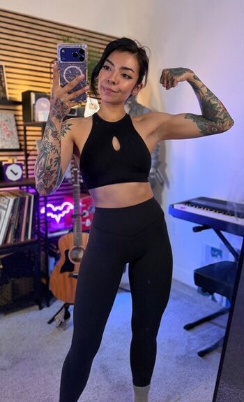 Leaked Aileensenpaireacts private photo viral onlyfans