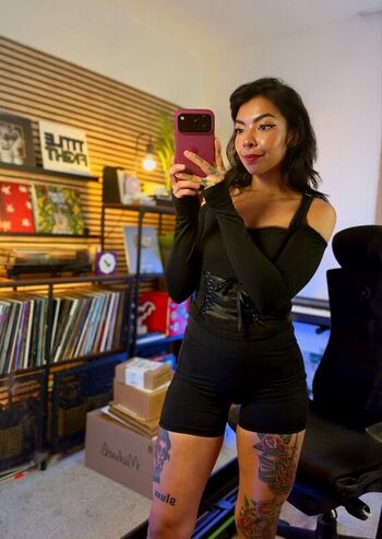 Leaked Aileensenpaireacts private photo viral onlyfans