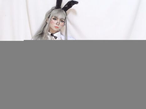 Akari_Cos