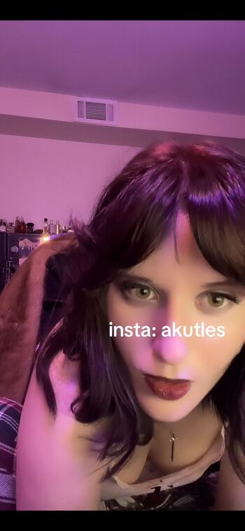 Akutles