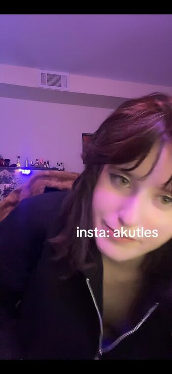 Akutles