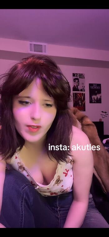 Akutles