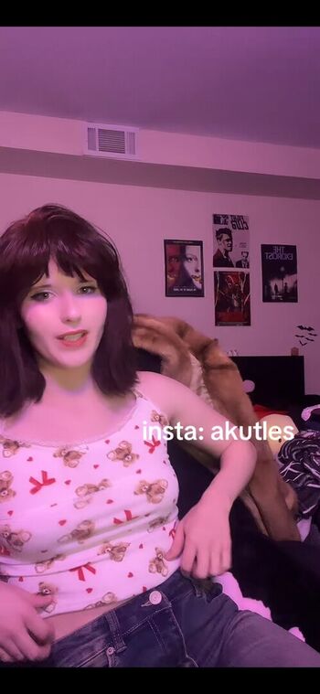 Akutles