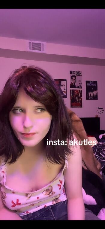 Akutles