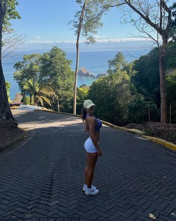 Leaked Alannalouise private photo viral onlyfans