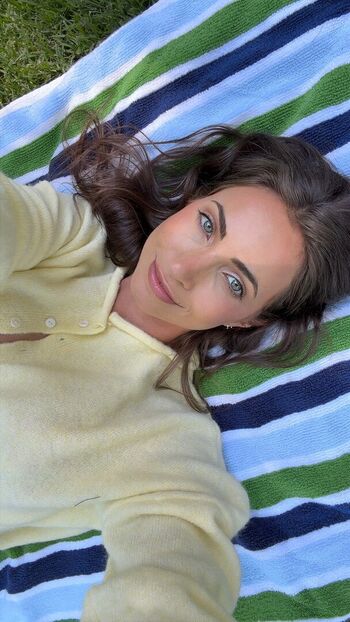 Leaked Alannalouise  page private photo viral onlyfans