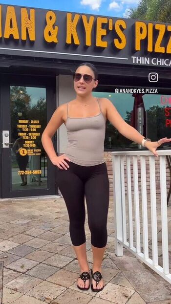 Leaked Aleaarose private photo viral onlyfans