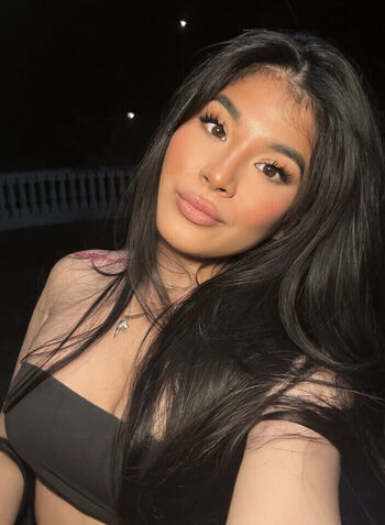 Leaked Aleenatran private photo viral onlyfans