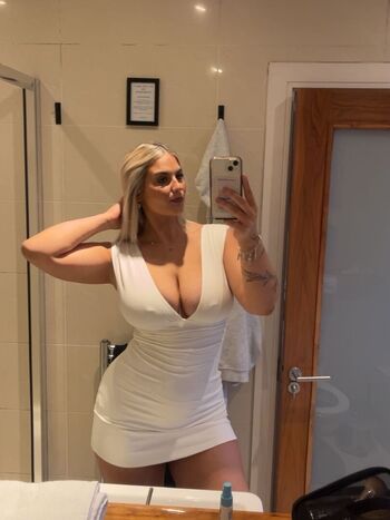 Leaked Aleeshahurleyyyy private photo viral onlyfans