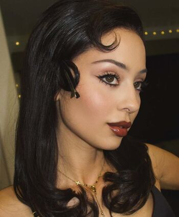 Alexa Demie