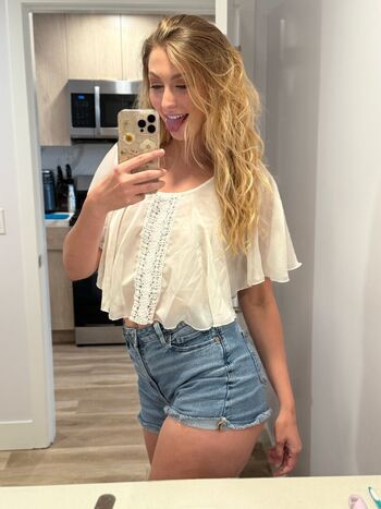 Alexa Grace