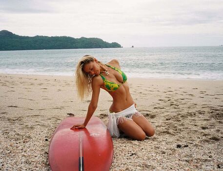 Leaked Alexis ren  page private photo viral onlyfans