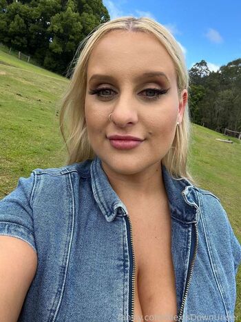 AlexisDownUnder