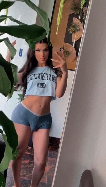 Leaked Alexquinn private photo viral onlyfans