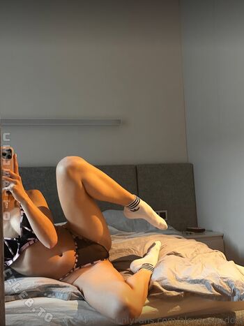Leaked Aleynabaddie  page private photo viral onlyfans