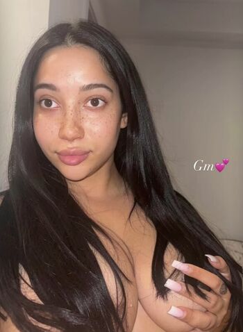 Leaked Aliiyarose private photo viral onlyfans