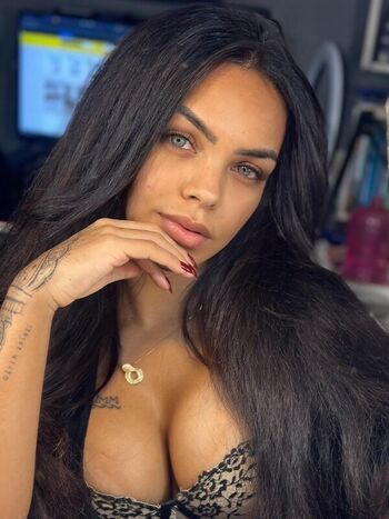 Leaked Aline meyer private photo viral onlyfans