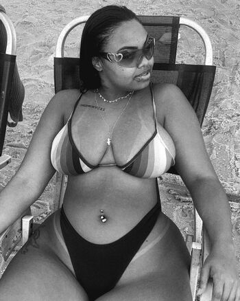 Leaked Alineoliveira private photo viral onlyfans