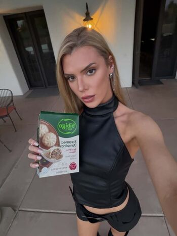 Alissa Violet