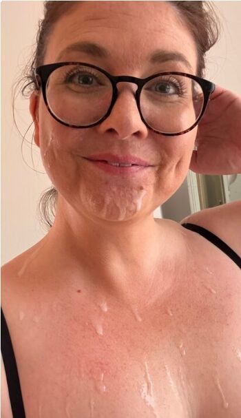 Leaked Allaboutbee private photo viral onlyfans