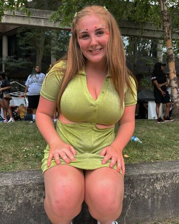 Leaked Alyssaholmes page private photo viral onlyfans